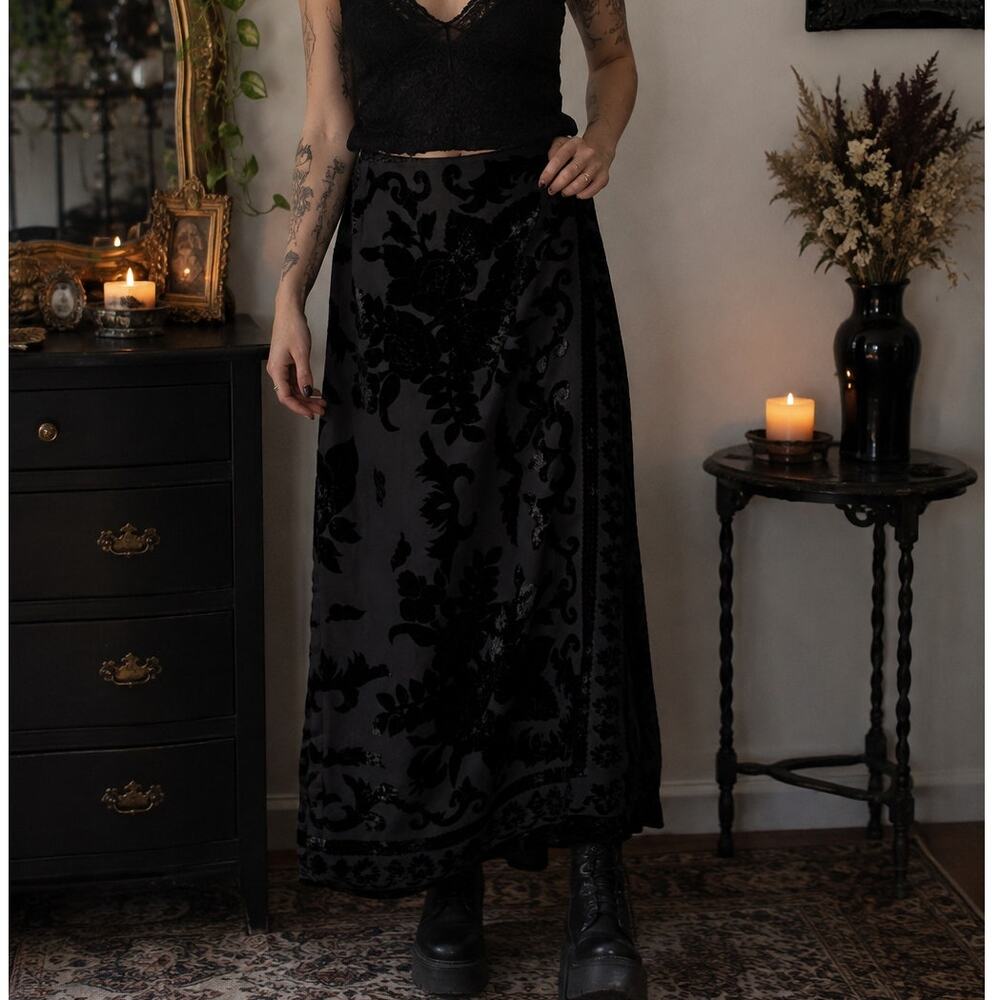 Liz Claiborne Black Velvet Burnout Floral Midi Skirt